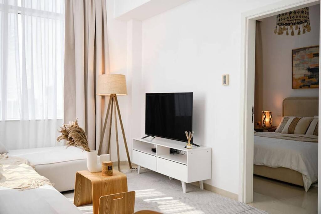 Modern 1-bedroom In Marina Botanica Tower Apartment *