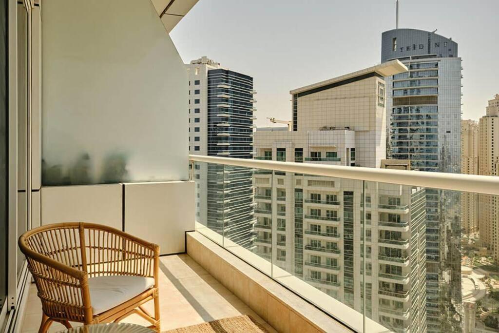 Modern 1-bedroom In Marina Botanica Tower Apartment *